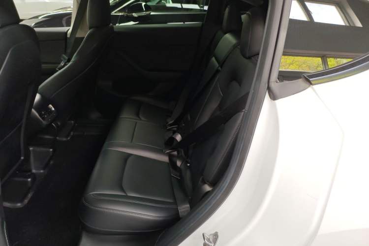 Used Tesla Model Y 2022 Long-Range All-Wheel-Drive Version
