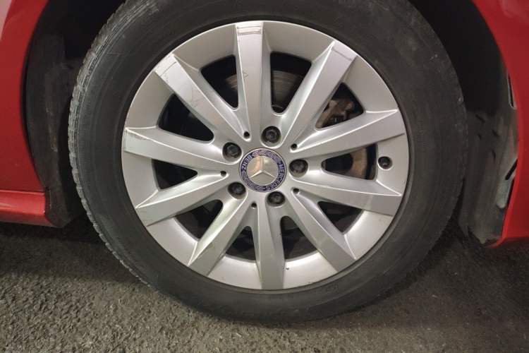 Used Mercedes-Benz A-Class 2013 A 180 Fashion Model Right Front Wheel Hub