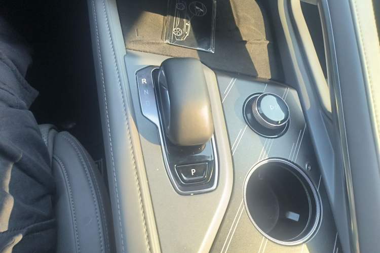 Used Zeekr 001 2025 YOU Edition 100 kWh All-Wheel Drive Gear Lever