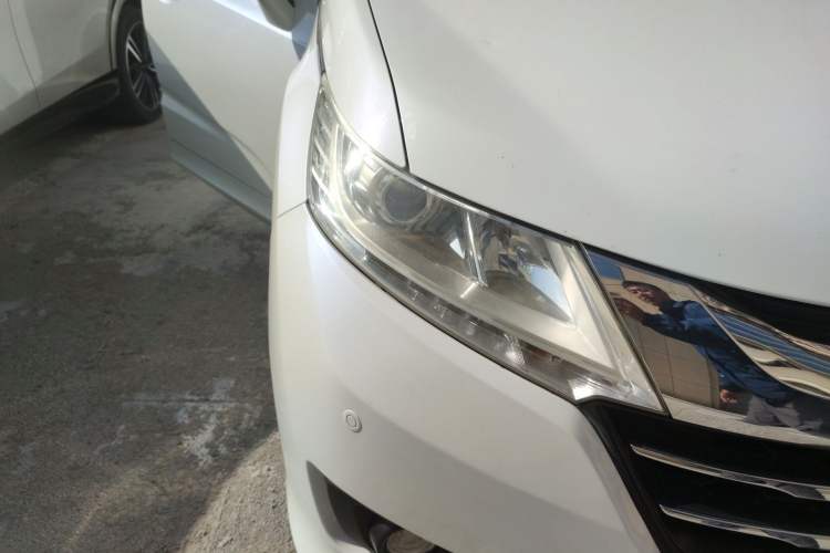 Used Honda Odyssey 2015 Revised 2.4L Luxury Edition Right Front Headlight