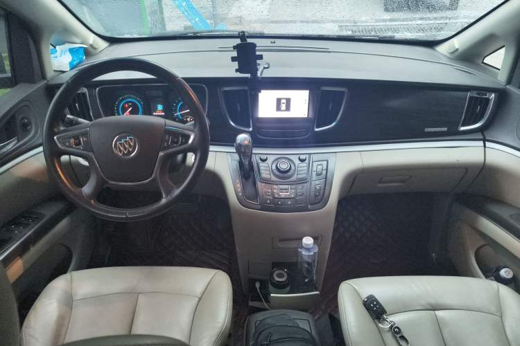 Used Buick GL8 2011 3.0L GT Luxury Business Haoya Edition