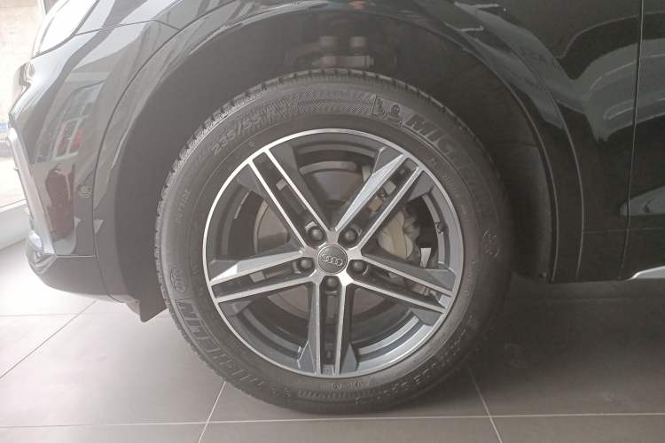 Used Audi Q5L Sportback 2021 40 TFSI Fashion Model Left Front Wheel Hub