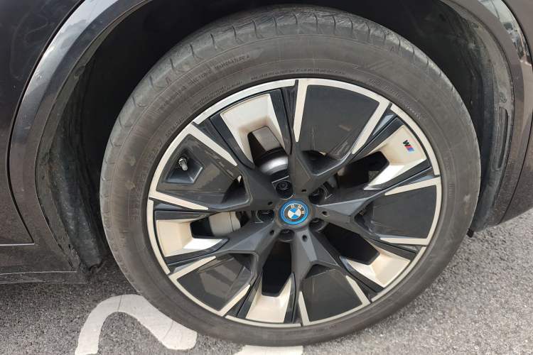 Used BMW iX3 2022 Leading Type Right Front Wheel Hub