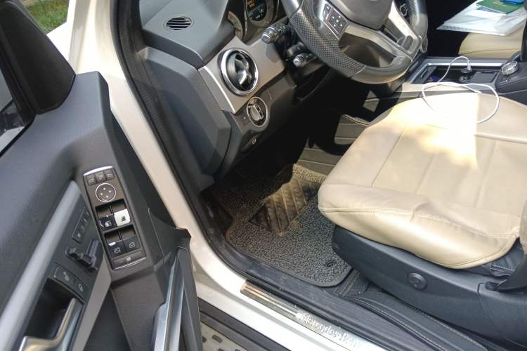 Used Mercedes-Benz GLK-Class 2015 GLK 300 4MATIC Fashion Edition Ultimate Version Driver Seat