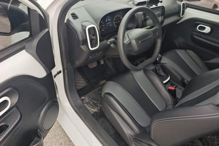 Used Roewe Clever 2022 311km QiQi BoBo Edition Driver Seat