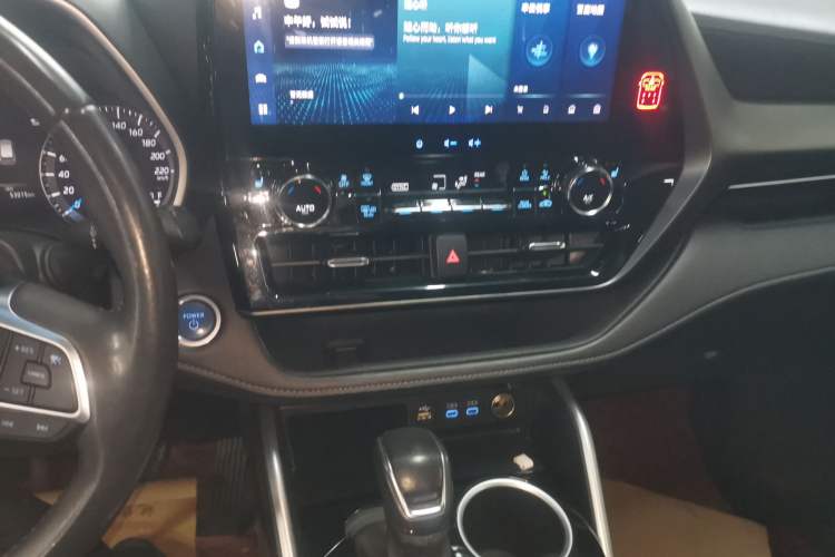 Used Toyota Highlander 2022 Dual-Engine 2.5L Four-Wheel Drive Prestige Version 7 Seats Audio And AC Panel