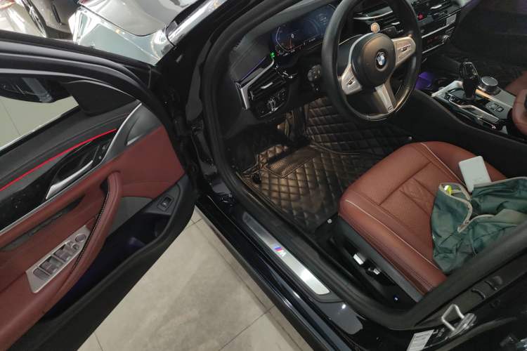 Used BMW 5 Series 2022 Second Facelift 525Li M Sport Package Driver Seat