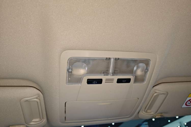 Used Toyota Highlander 2018 2.0T Two-Wheel Drive Elite Edition 5 Seats Emission Standard China V
