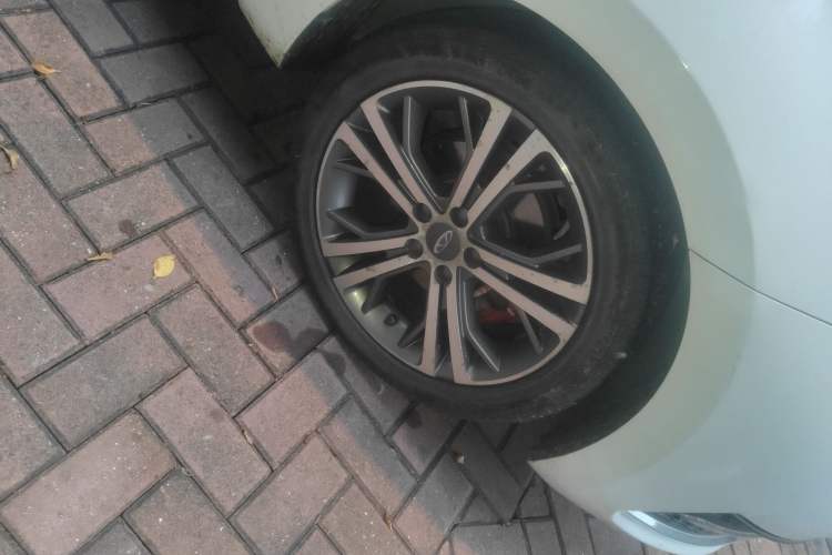 Used Chery Arrizo 5 2016 1.5L Manual Leading Version Right Front Wheel Hub