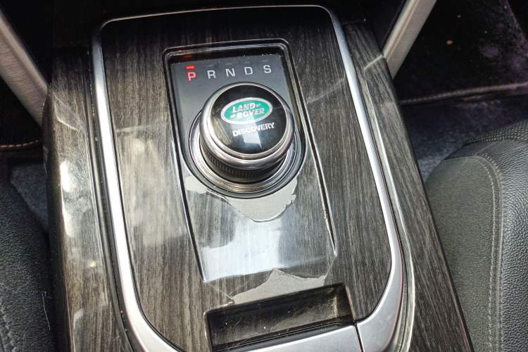 Used Land Rover Discovery Sport 2017 2.0T SE Gear Lever