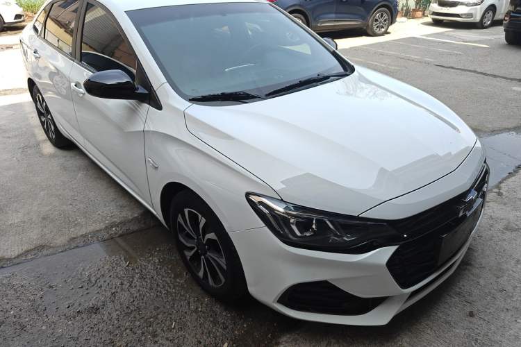 Used Chevrolet Monza 2019 RS 330T Automatic Comfort Edition China VI Standard Front Right 45 Deg