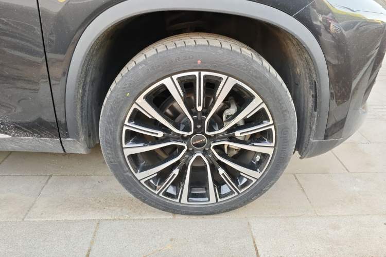 Used EXEED Lingyun 2023 400T Two-Wheel Drive StarRui Pro Edition Right Front Wheel Hub