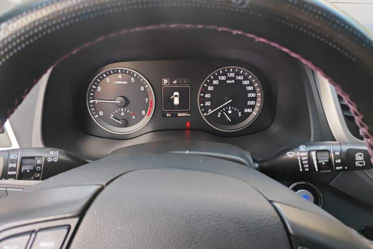 Used Hyundai Tucson 2018 1.6T Dual-Clutch Two-Wheel Drive 15th Anniversary Special Edition