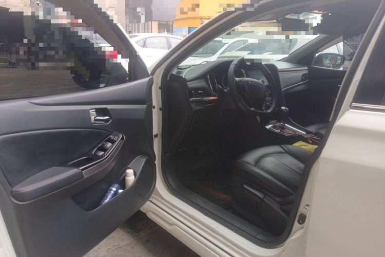 Used Venucia T70 2018 2.0L CVT Smart Edition