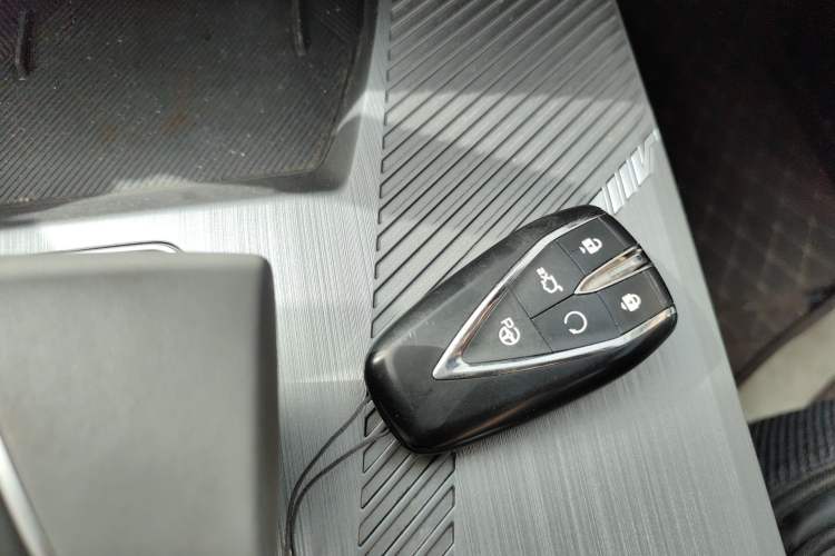 Used CHANGAN OSHAN Z6 New Energy 2023 ZhiDian iDD 150KM Flagship PLUS Smart Parking Edition Vehicle Key