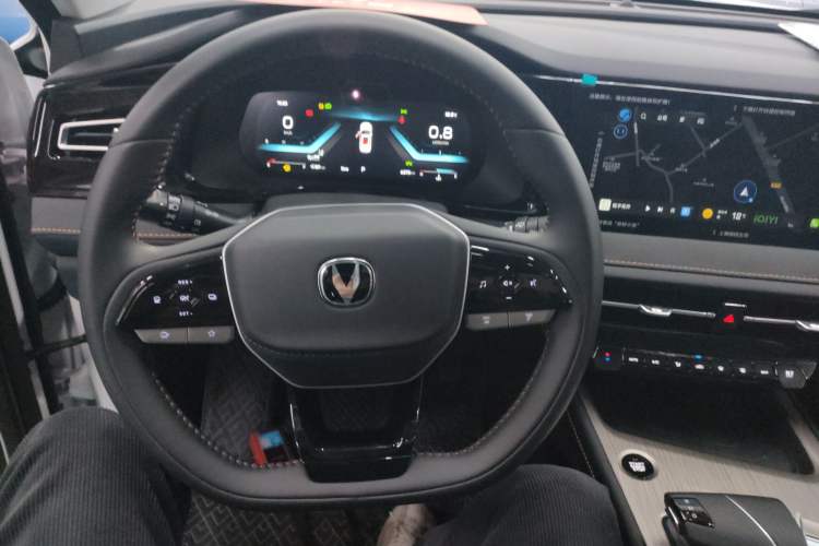 Used CHANGAN X7 PLUS 2024 1.5T Automatic Luxury 7-Seater Steering Wheel