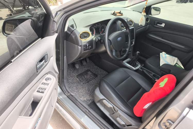 Used Ford Focus 2007 Hatchback 1.8L Manual Comfort Edition
