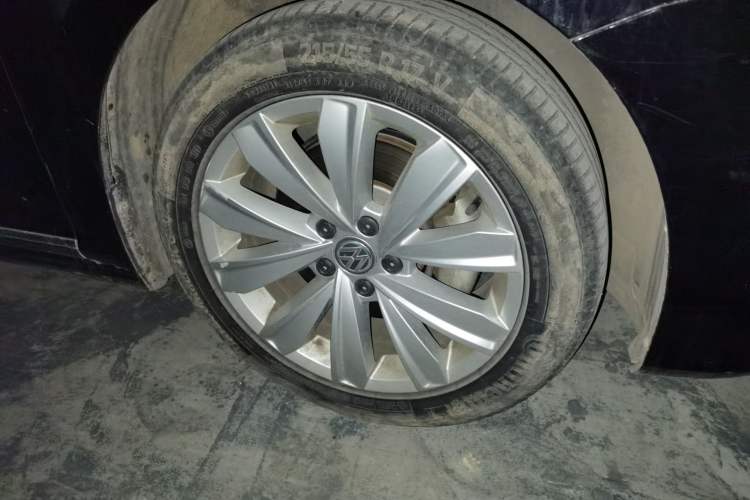 Used Volkswagen Passat 2019 330TSI Elite Edition China V Standard Right Front Wheel Hub