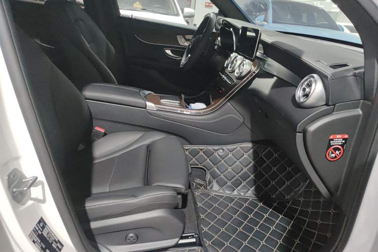 Used Mercedes-Benz GLC 2021 GLC 300 L 4MATIC Dynamic Model Right Front Seat