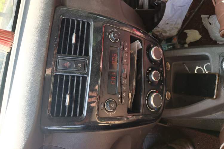 Used Wuling Rongguang V 2016 1.5L Practical Version Non-Power-Assisted