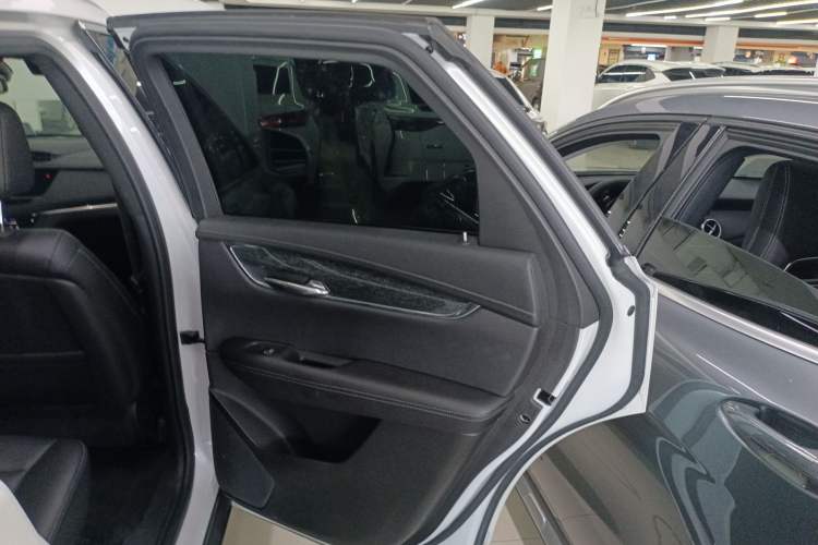 Used Cadillac XT5 2021 28T Luxury Model