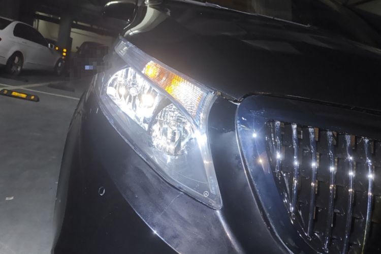 Used Mercedes-Benz Vito 2023 2.0T Elite Version 7 Seats Right Front Headlight