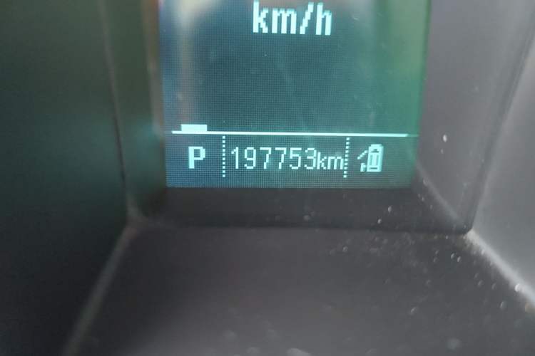 Used Buick GL8 2014 3.0L GT Luxury Business Haoya Edition Odometer Close Up