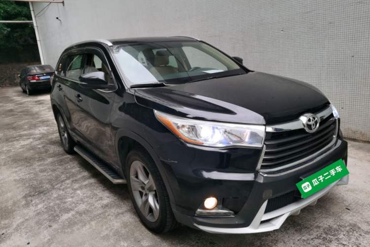 Used Toyota Highlander 2015 2.0T Four-Wheel Drive Luxury Edition 7-Seater Front Right 45 Deg