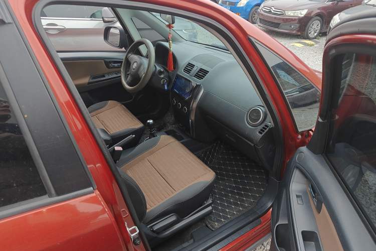 Used Suzuki SX4 2013 1.6L Manual CoolRide Model
