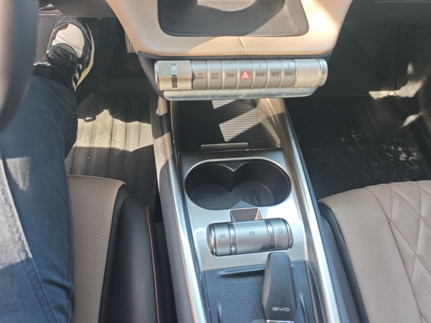 BYD Dolphin 2021 405 km Fashion Edition — снимка 16