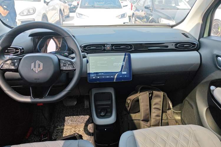 Used Leapmotor T03 2021 400 Luxury Pro Edition Audio And AC Panel