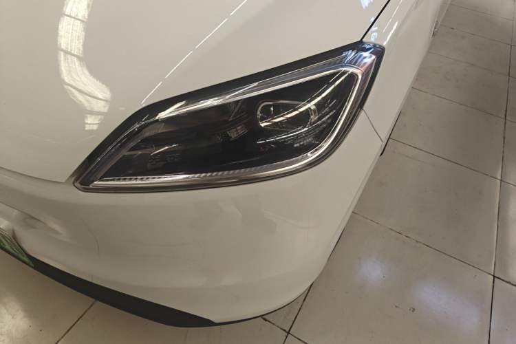 Used Wuling Hongguang New Energy 2024 All-Electric Model 300KM Standard Version Left Front Headlight