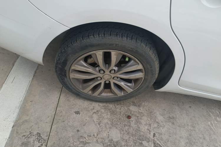 Used Buick GT 2018 18T Automatic Elite Model Right Rear Wheel Hub