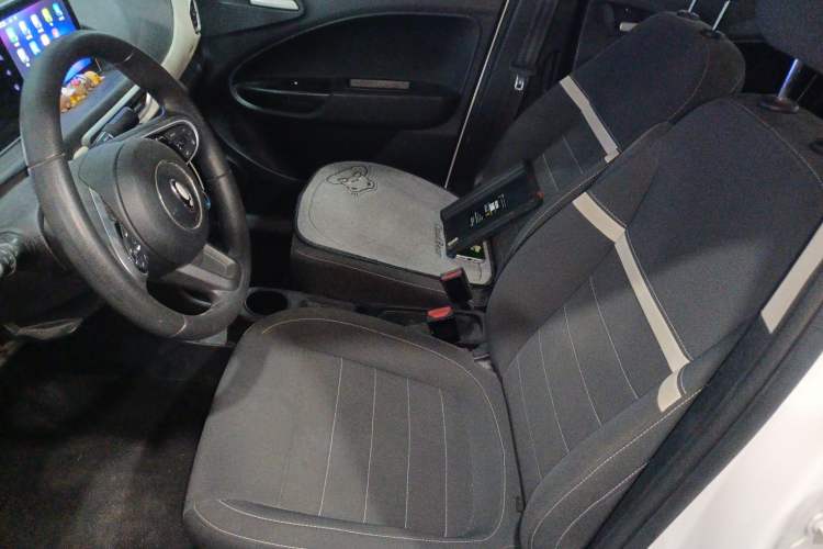 Used ORA White Cat 2022 Upgraded Model 305km Range Luxury Version Lithium-Ion Battery
