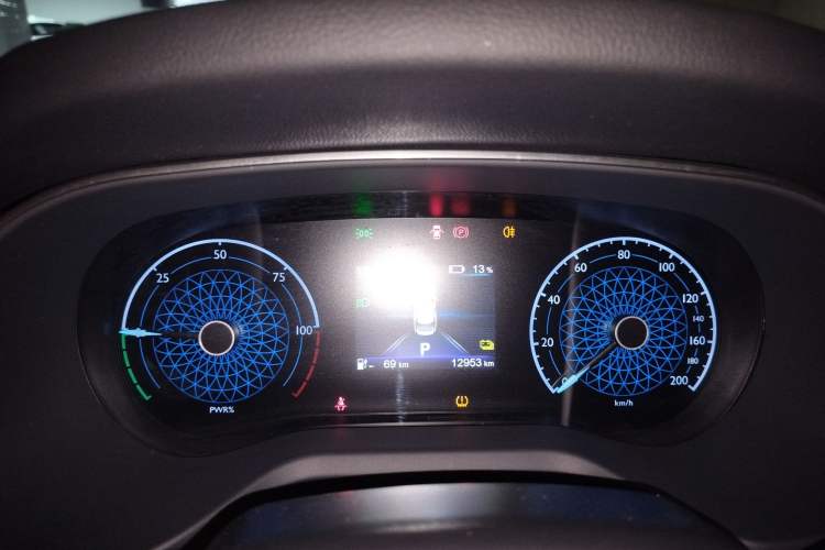 Used Hongqi E-QM5 2022 431 km Charge & Enjoy Edition
