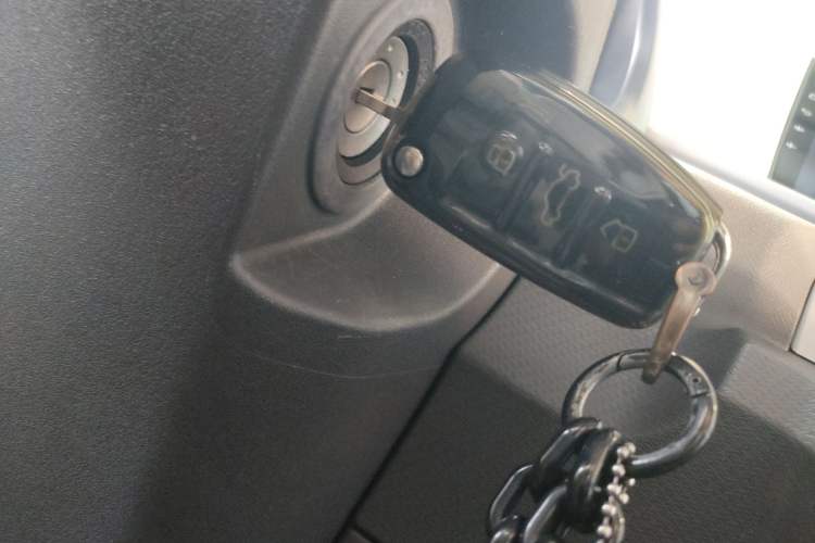 Used Chery QQ Ice Cream 2022 170km Sundae Phosphate Lithium-Ion