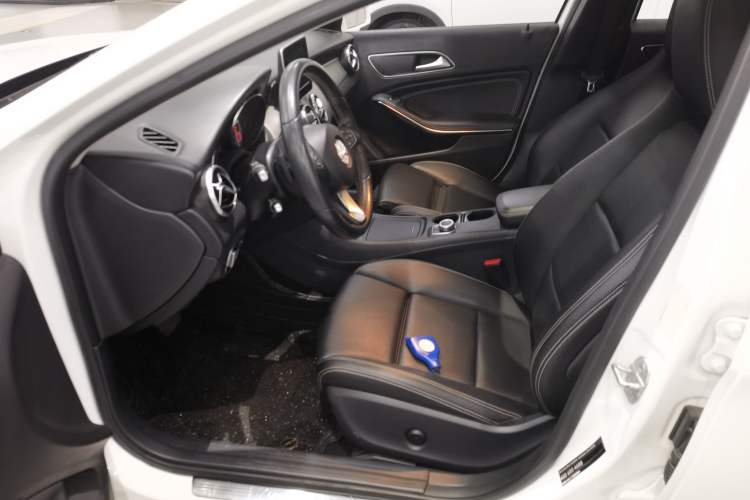 Used Mercedes-Benz GLA 2016 GLA 200 Sport Edition Left Front Seat