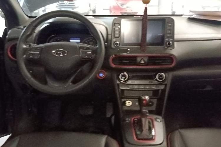 Used Hyundai ENCINO 2019 1.6T Iron Man Edition Center Console
