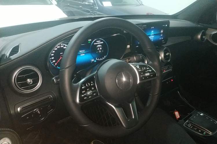 Used Mercedes-Benz GLC 2021 GLC 260 L 4MATIC Dynamic Edition Center Console