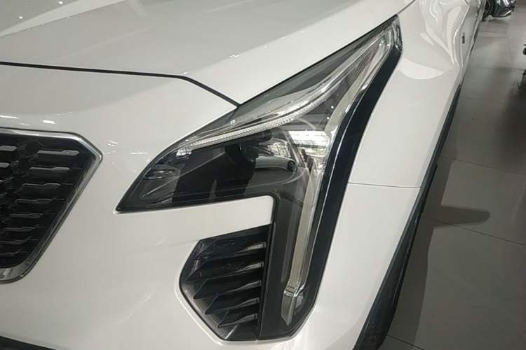 Used Cadillac XT4 2021 28T Two-Wheel Drive Leading Version
