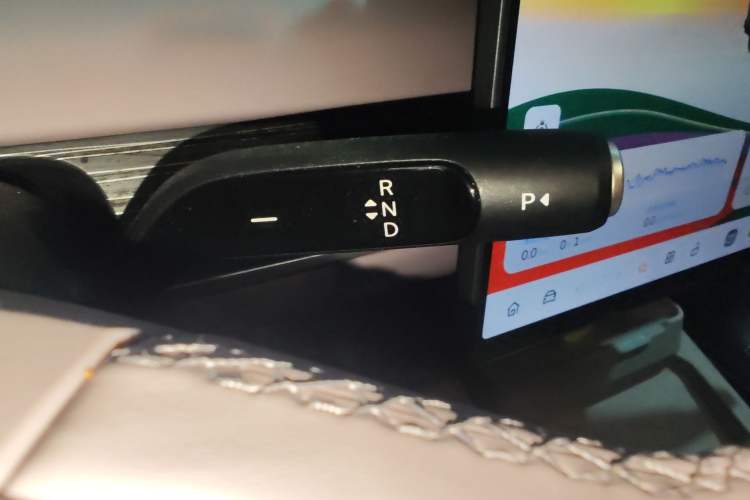 Used ONVO L60 2024 60 kWh Rear-Drive Version Gear Lever