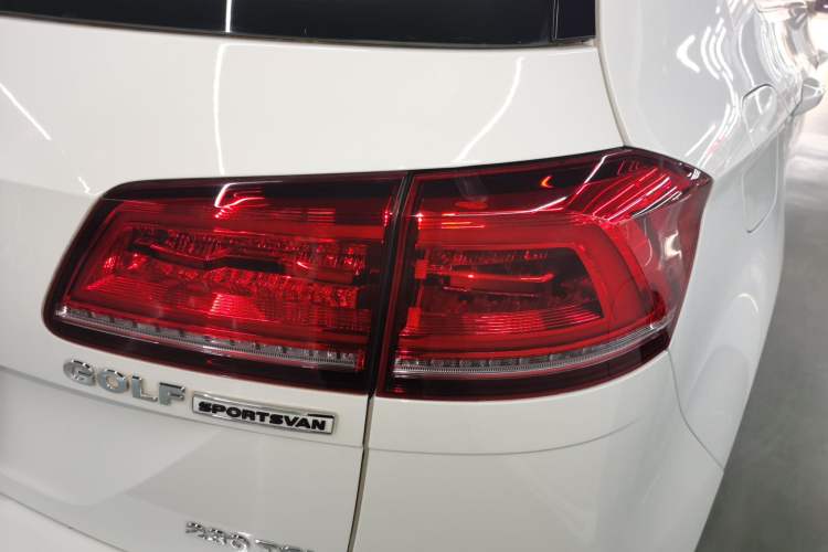 Used Volkswagen Golf Sportsvan 2018 230TSI Automatic Trend Edition Right Rear Taillight