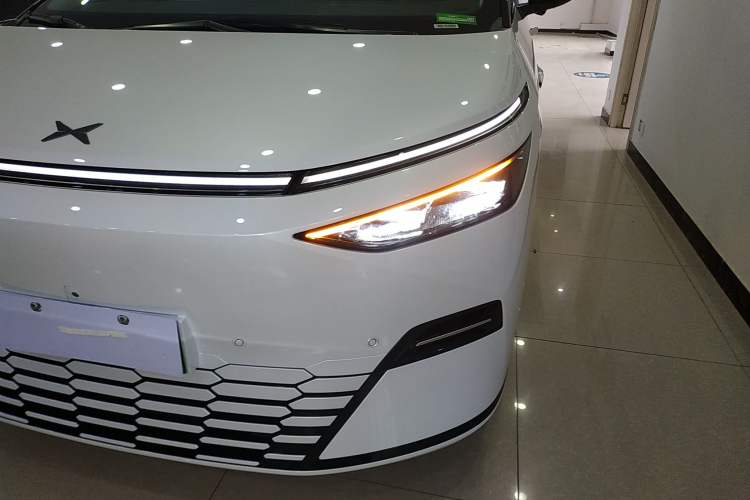 Used XPeng X9 2025 740 Ultra-Long Range Max Left Front Headlight