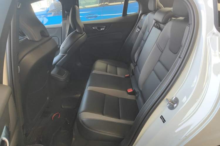 Used Volvo S60 2025 B5 Zhiya Sport Edition
