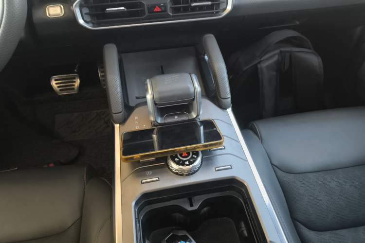 Used JETOUR Traveler 2024 2.0T All-Wheel-Drive Silver Dragon Wings