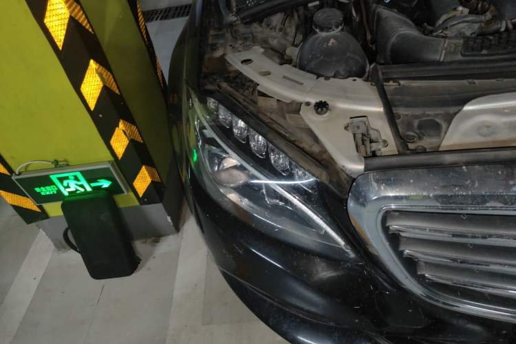 Used Mercedes-Benz C-Class 2017 Facelifted C 180 L Stylish Edition Right Front Headlight