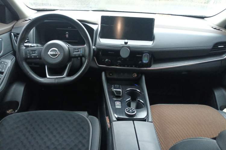 Used Nissan X-Trail 2023 e-POWER Ultra-Hybrid Dual-Motor All-Wheel-Drive Supreme Edition Center Console