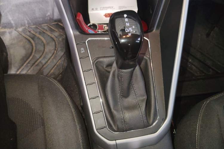 Used Volkswagen Polo 2023 Revised Plus 1.5L Automatic – Enjoy Life Edition Gear Lever