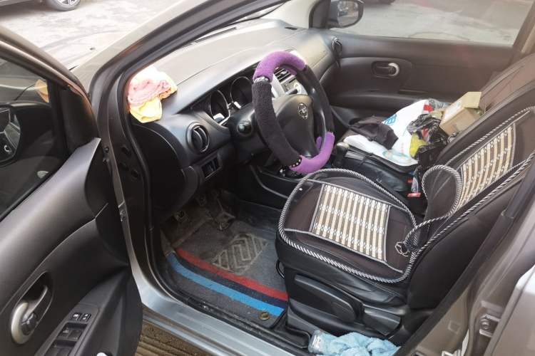 Used Nissan Livina 2013 1.6XE Manual Comfort Edition
