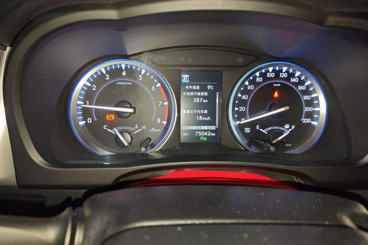 Used Toyota Highlander 2018 2.0T Four-Wheel Drive Luxury Version 7 Seats China VI Standard Instrument Cluster